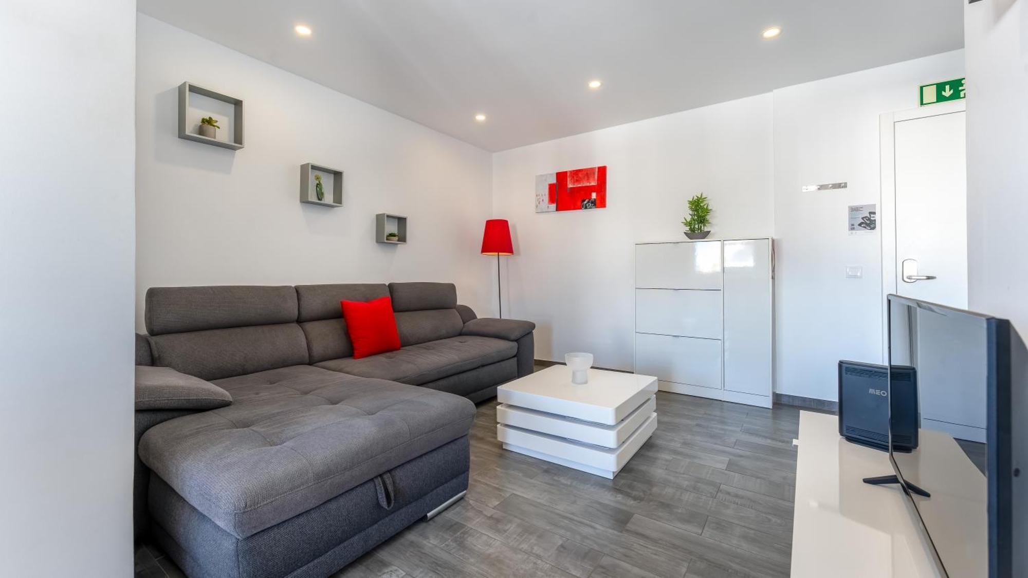 Red Velvet 1 Bdr Flat With Balcony By Lovelystay Portimão Extérieur photo