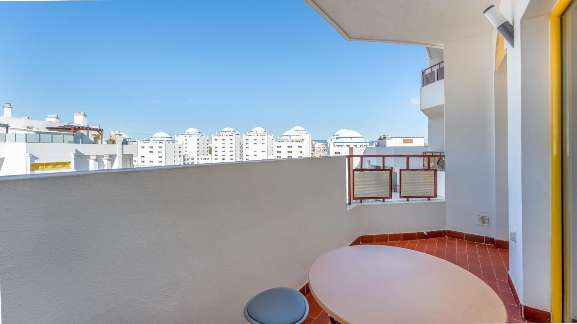 Red Velvet 1 Bdr Flat With Balcony By Lovelystay Portimão Extérieur photo