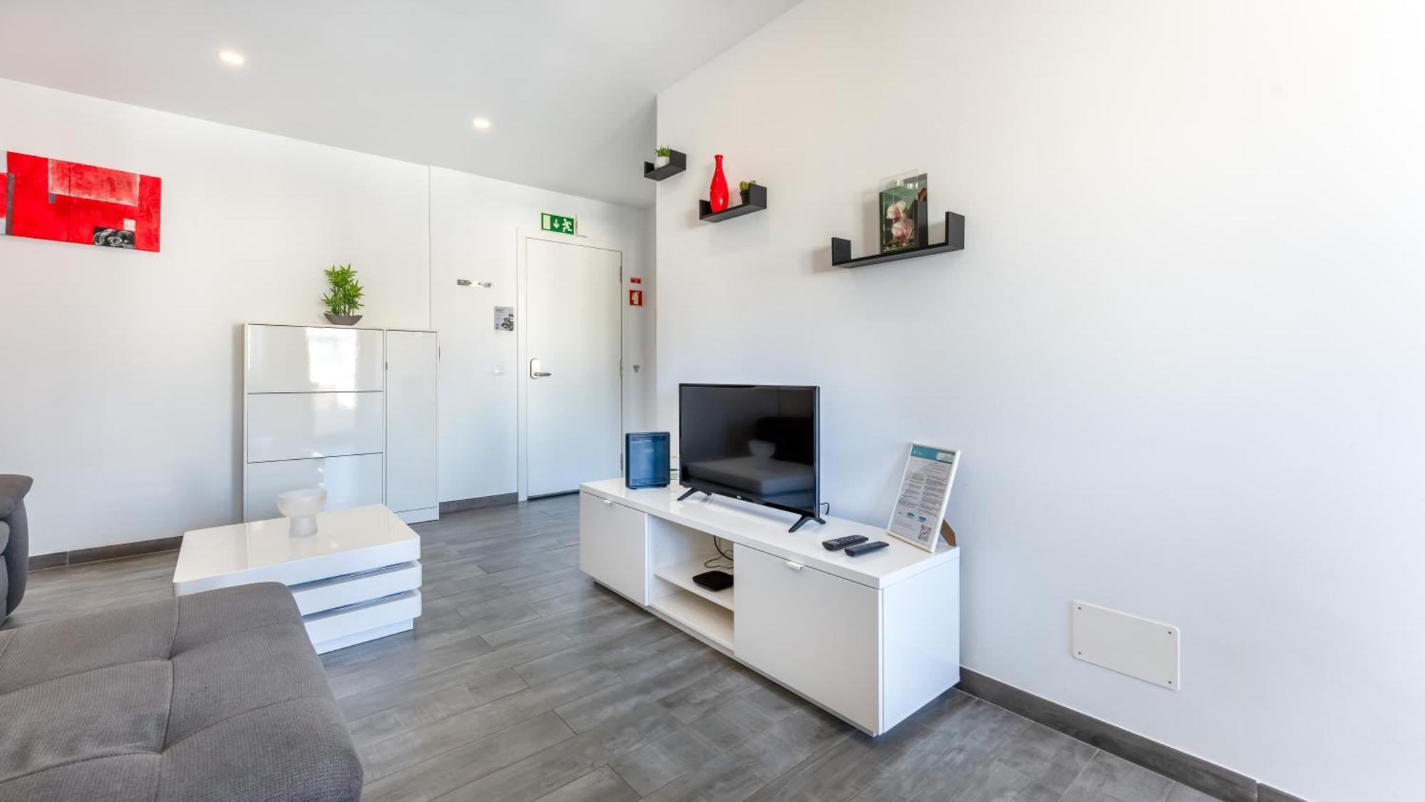 Red Velvet 1 Bdr Flat With Balcony By Lovelystay Portimão Extérieur photo